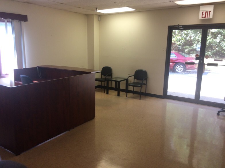 More Photos Of 125 Roxbury Industrial Ctr, Charles City Warehouse For Lease