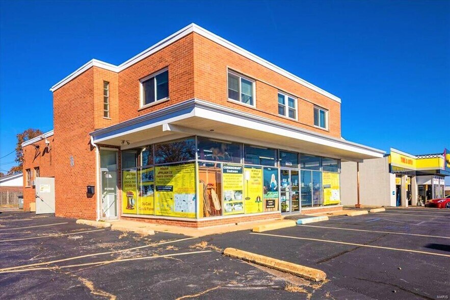 More Photos Of 9979 Watson Rd, Saint Louis Storefront Retail Office For Sale
