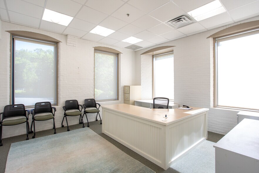 More Photos Of 125 Pecks Rd, Pittsfield Warehouse For Sale