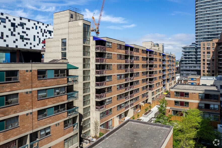 More Photos Of 89-105 Mccaul St, Toronto Multifamily For Sale