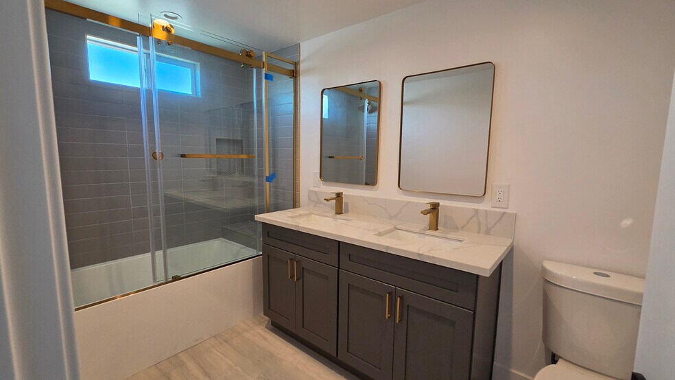 More Photos Of 19100 Victory Blvd, Tarzana Apartments For Sale