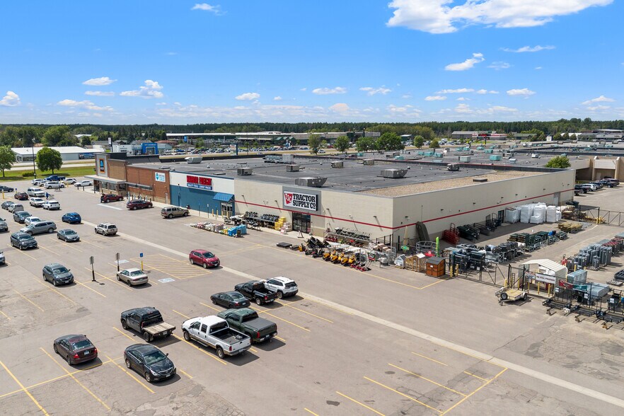 More Photos Of 1414 S 12th Ave, Virginia General Retail For Sale