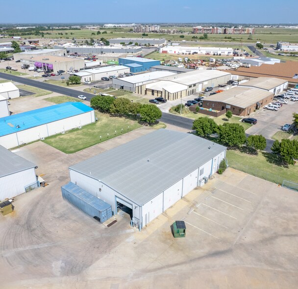 More Photos Of 2756 Broce Dr, Norman Warehouse For Lease