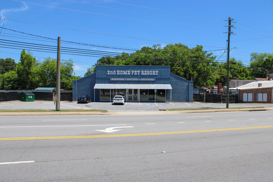 More Photos Of 4025 2nd Ave, Columbus Veterinarian Kennel For Sale