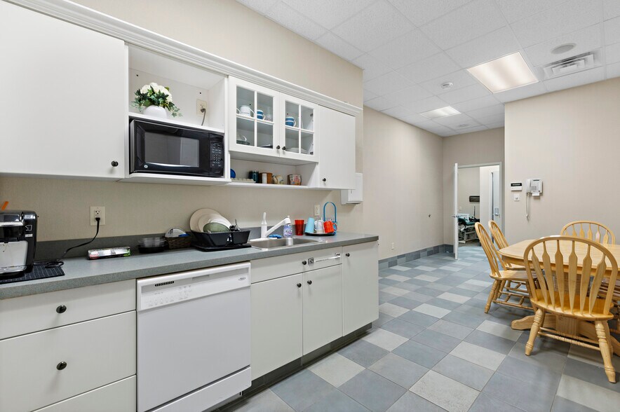 More Photos Of 47-49 S Main St, Lodi Freestanding For Sale