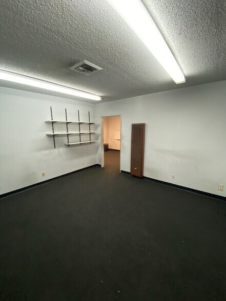 More Photos Of 1247 Brooks St, Ontario Contractor Storage Yard For Lease