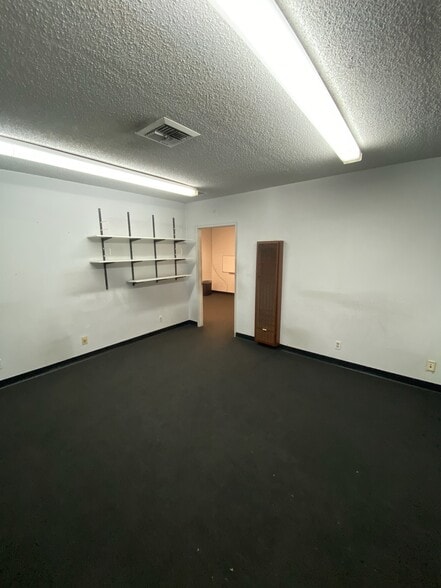 More Photos Of 1247 Brooks St, Ontario Land For Lease