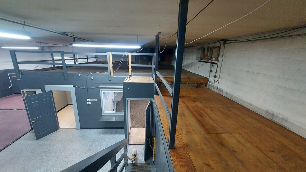 More Photos Of 581 W High St, Pottstown Service For Lease