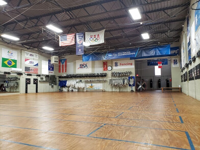 More Photos Of 408 Oliver St, Troy Warehouse For Lease