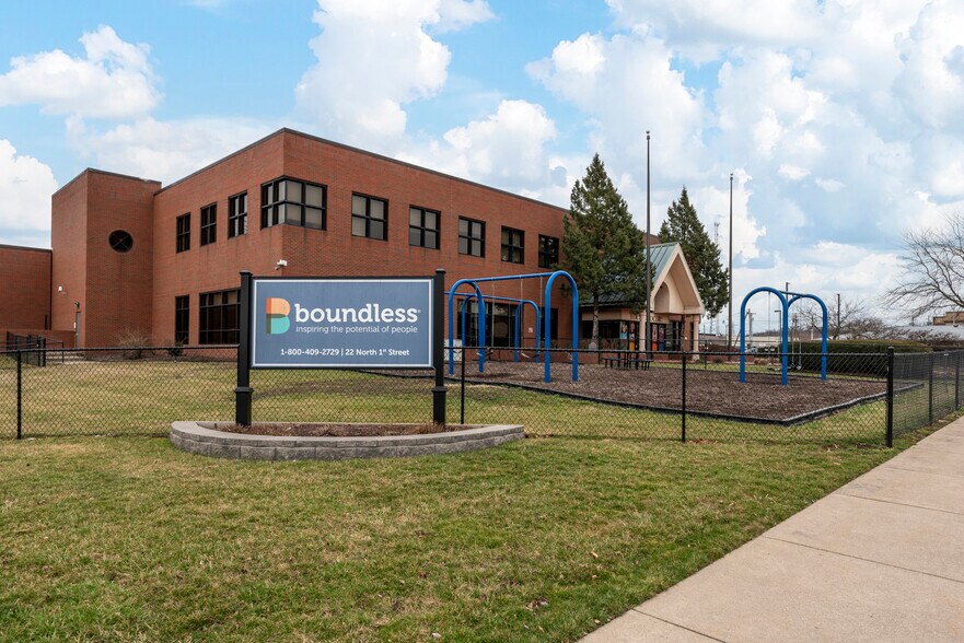 More Photos Of 22 N 1st St, Newark Light Distribution For Sale