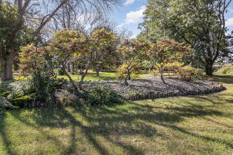 More Photos Of 23205 Cedar Ave, Farmington Specialty For Sale