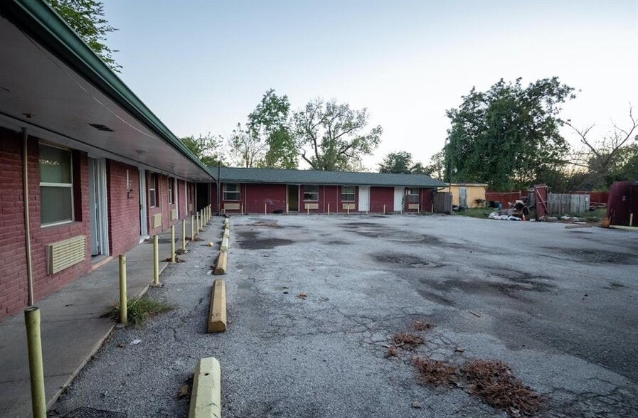 More Photos Of 7930 Ritz St, Houston Apartments For Sale