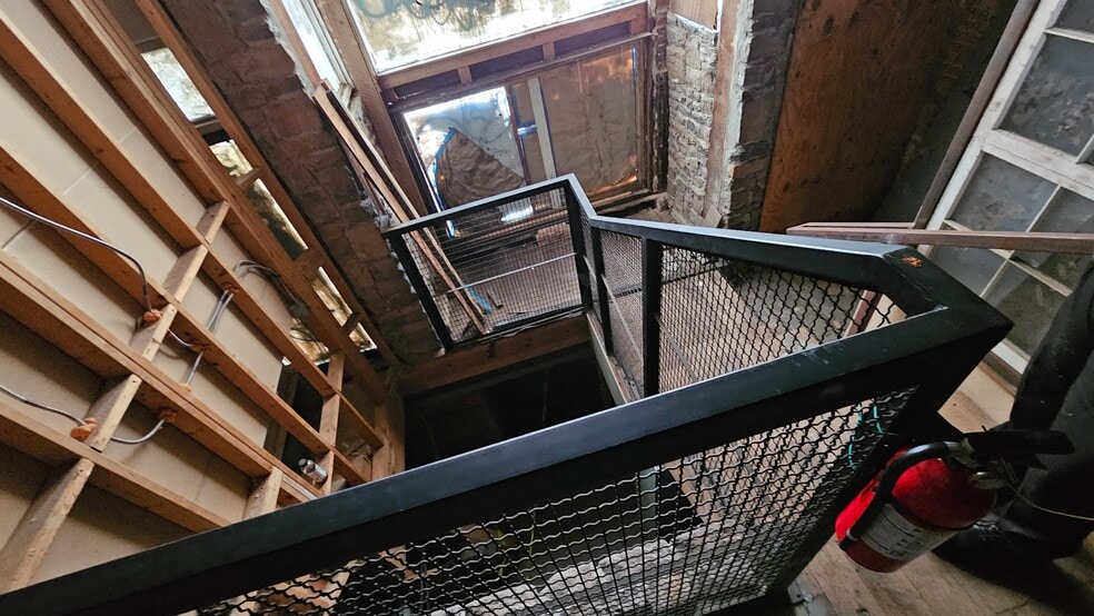 More Photos Of 2102 18th St NW, Washington Office For Lease