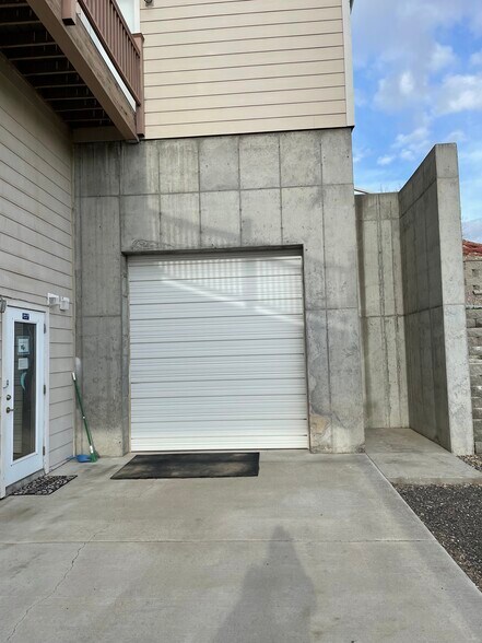 More Photos Of 1745 SW 24th St, Pendleton Healthcare For Sale