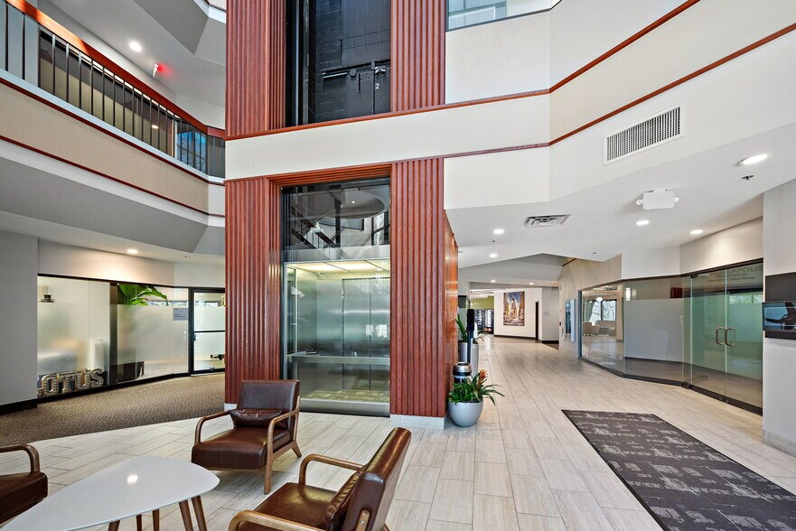More Photos Of 7100 Northland Cir N, Brooklyn Park Office For Lease