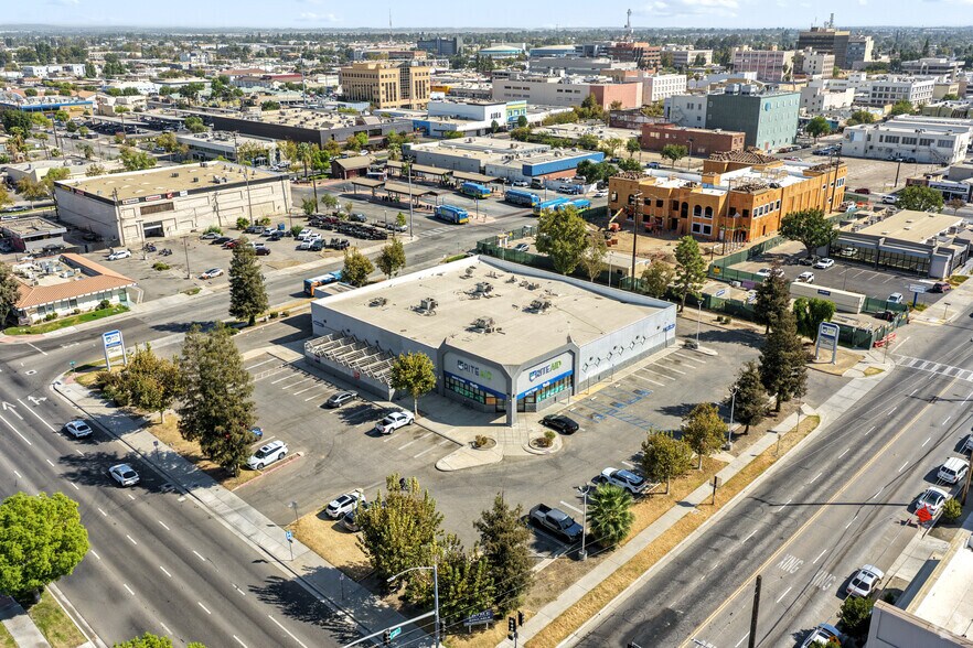 More Photos Of 1701 23rd St, Bakersfield Drugstore For Lease