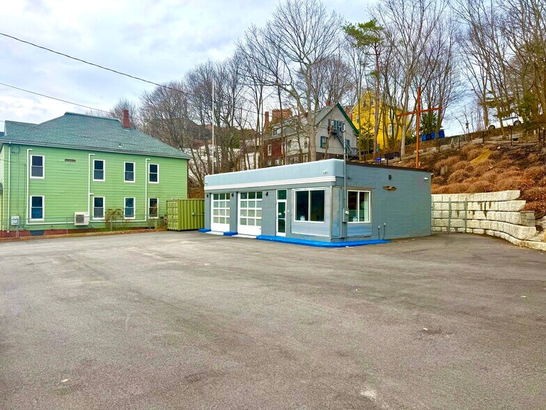 More Photos Of 211 Valley St, Portland Auto Repair For Lease