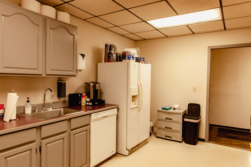 More Photos Of 3448 N Huetter Rd, Post Falls Office For Sale