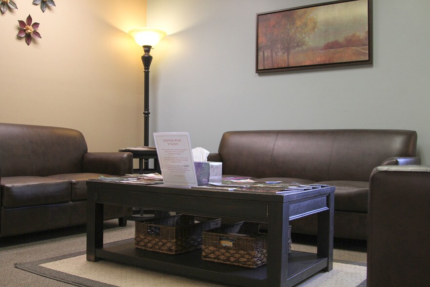 More Photos Of 1652 Greenview Dr SW, Rochester Office For Lease