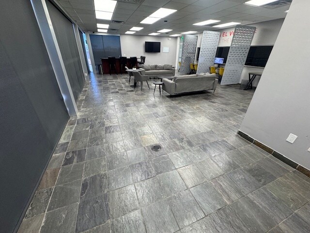 More Photos Of 5712 Southwest Fwy, Houston Auto Dealership For Lease
