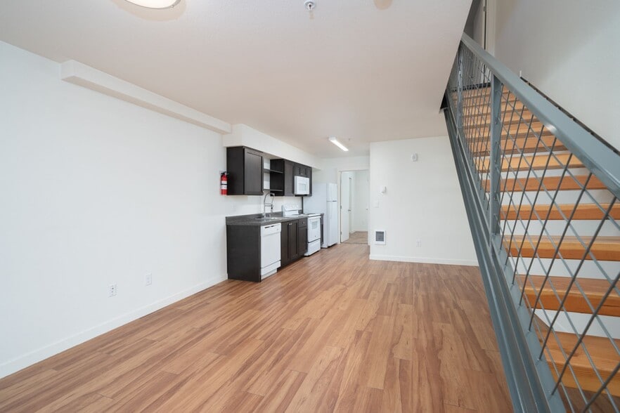 More Photos Of 5750 NE 34th St, Vancouver Apartments For Sale