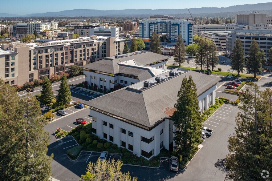 More Photos Of 805 Veterans Blvd, Redwood City Office For Lease