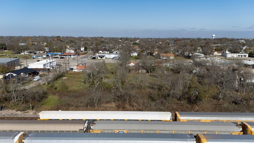 More Photos Of 919 W 2nd St, Taylor Land For Sale