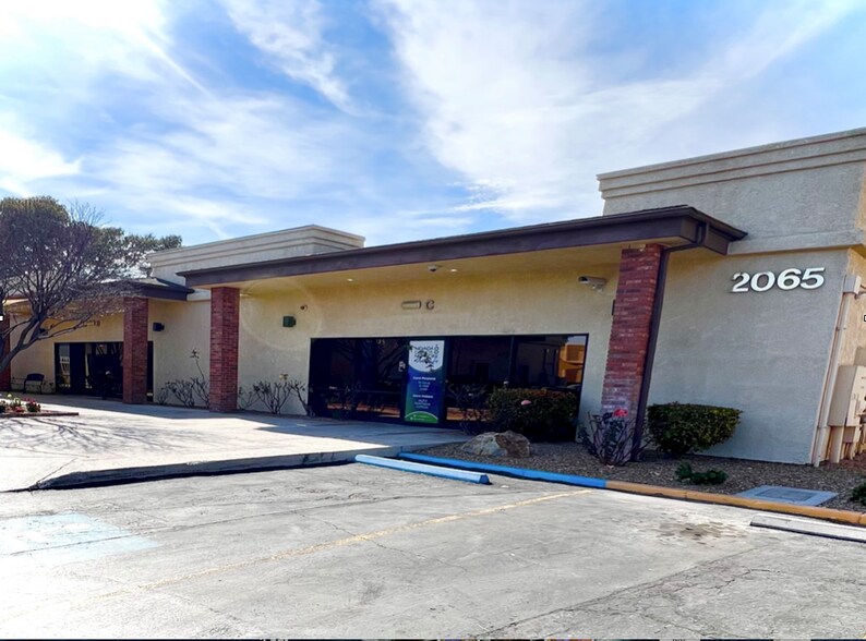 More Photos Of 2065 E Sahara Ave, Las Vegas Office For Sale