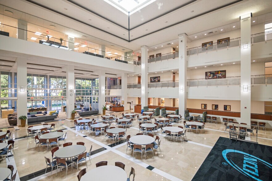 More Photos Of 901 Peninsula Corporate Cir, Boca Raton Office For Lease