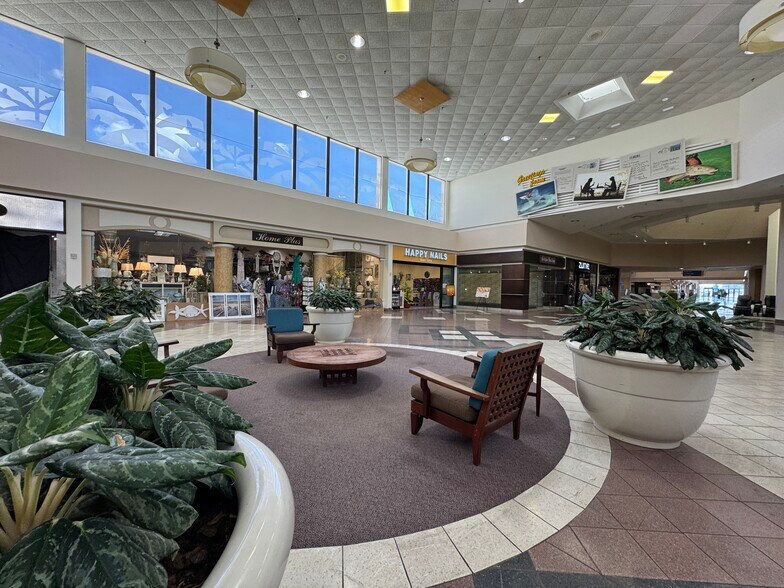 More Photos Of 777 E Merritt Island Cswy, Merritt Island Unknown For Lease