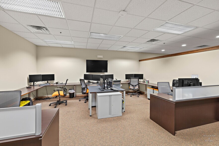 More Photos Of 106 S Wynstone Park Dr, Barrington Medical For Sale