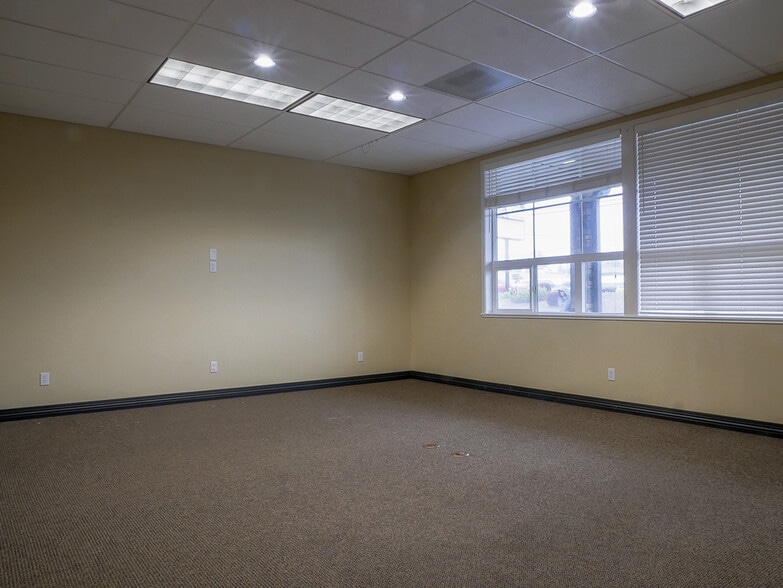 More Photos Of 1605 N Coast Hwy, Newport Office For Lease