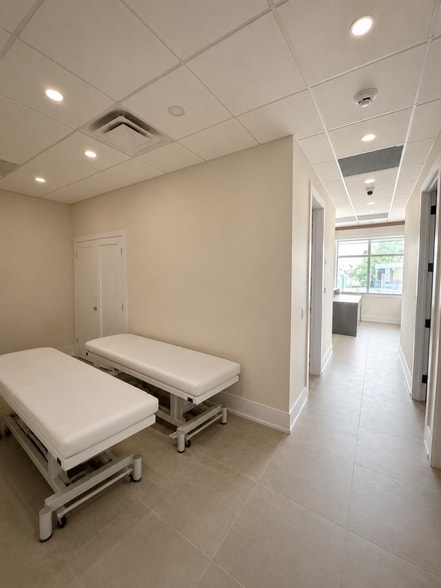 More Photos Of 35 Sunday Dr, Aurora Office For Sale
