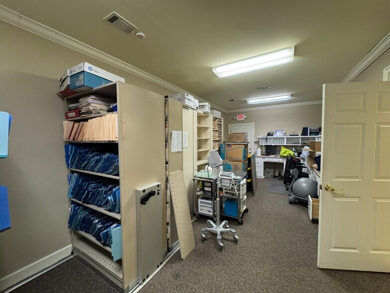 More Photos Of 1001 Fernwood Dr, Milledgeville Medical For Sale