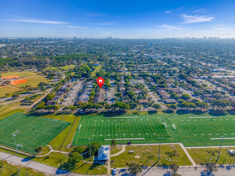 More Photos Of 1471 NW 22nd St, Fort Lauderdale Multifamily For Sale