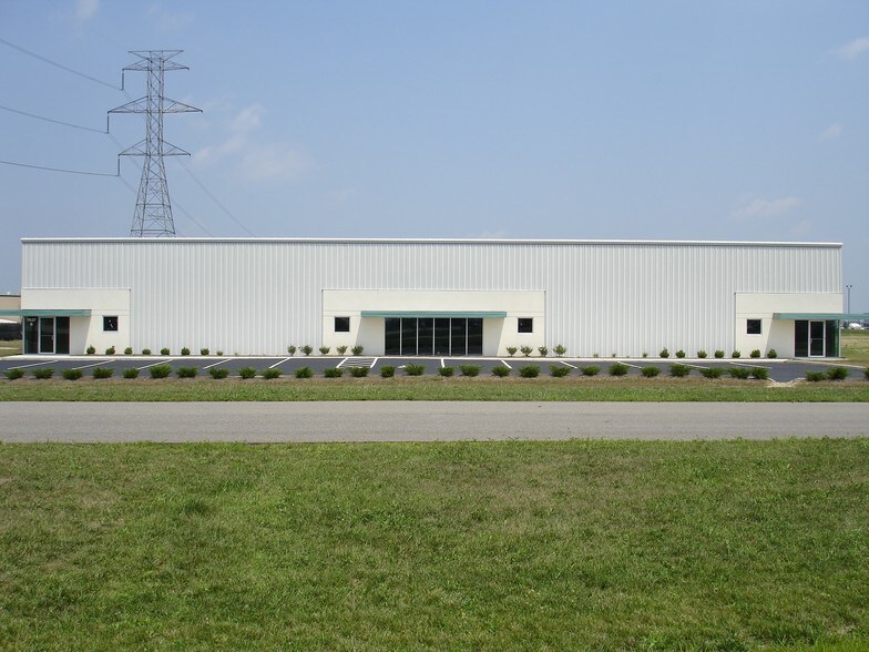 More Photos Of 7637 B Commerce Pl, Plain City Warehouse For Lease