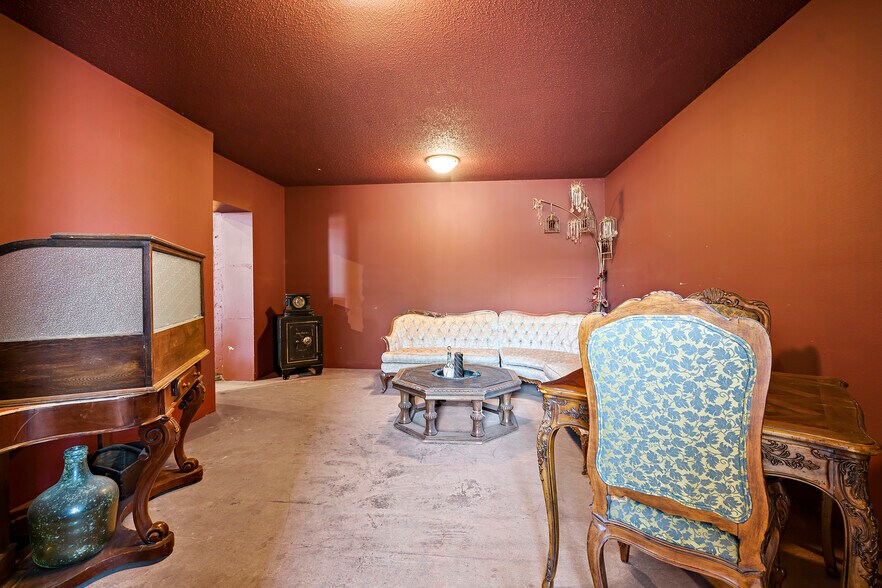 More Photos Of 103 S 6th St, Brownfield Restaurant For Sale