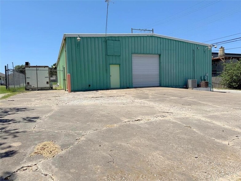 More Photos Of 115 S Oklahoma Ave, Shawnee Office For Sale