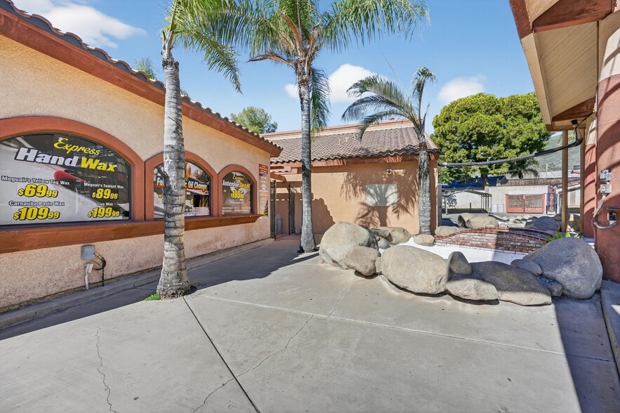 More Photos Of 3706 Highland Ave, Highland Carwash For Sale