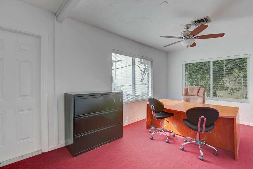 More Photos Of 8 SE 8th St, Fort Lauderdale Office For Lease