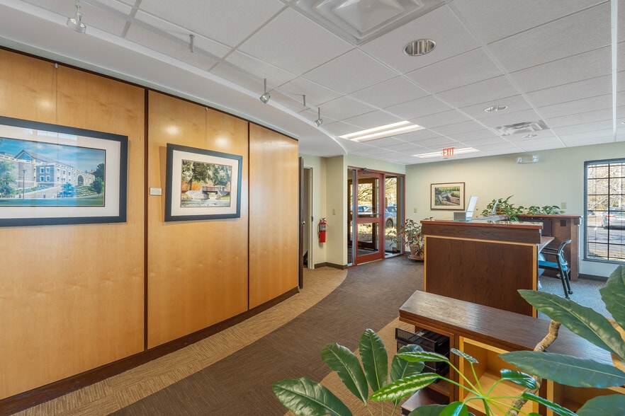 More Photos Of 5710 Commons Park, East Syracuse Medical For Lease