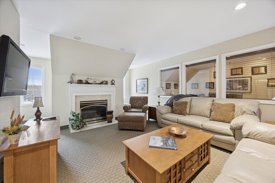 More Photos Of 326 Main St, Harleysville Office For Sale