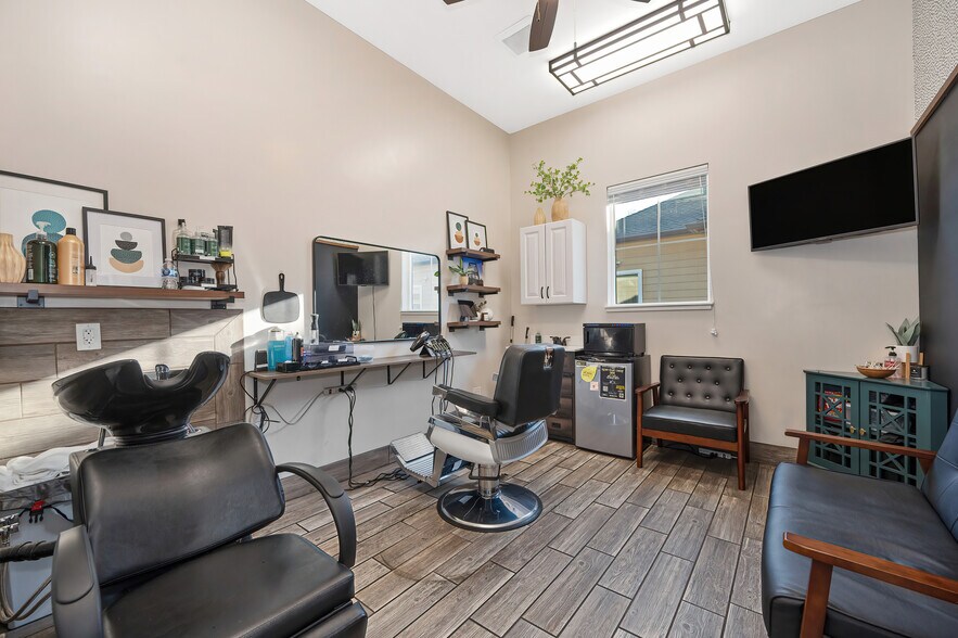 More Photos Of 707-709 Natoma St, Folsom Storefront Retail Office For Sale