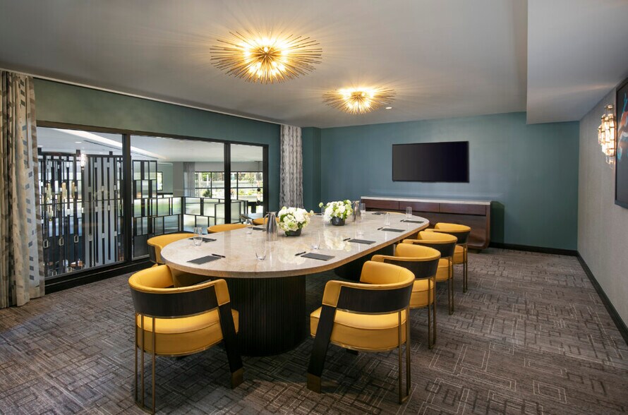 More Photos Of 130 W Huntington Dr, Arcadia Hotel For Sale
