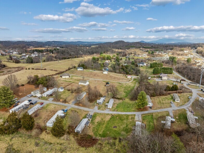 More Photos Of 102 Claude Simmons Rd, Johnson City Manufactured Housing Mobile Home Park For Sale