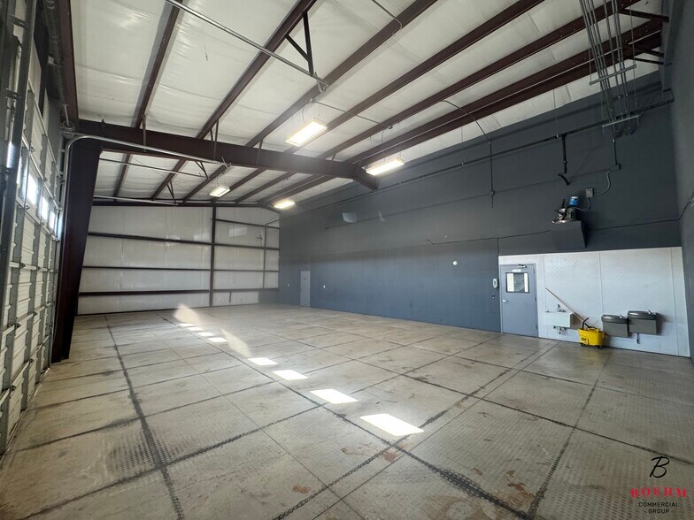 More Photos Of 4811 Quarry Run, San Antonio Light Distribution For Lease