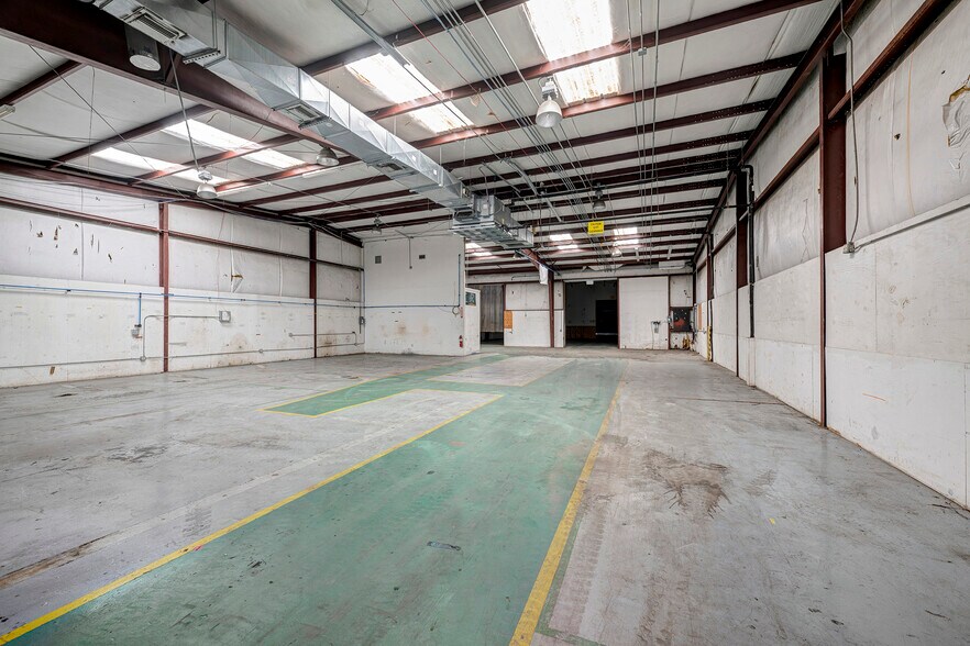 More Photos Of 227 N 8th St, La Porte Warehouse For Lease