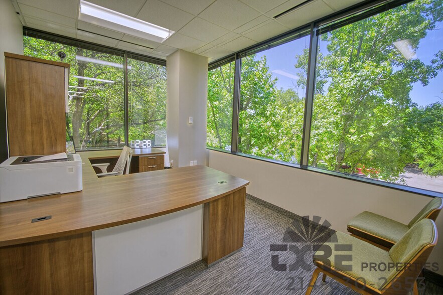 More Photos Of 600 Six Flags Dr, Arlington Office For Lease