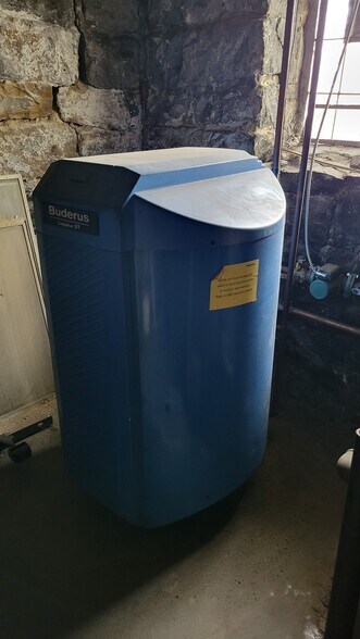 More Photos Of 522 Main St, Rockwood Specialty For Sale