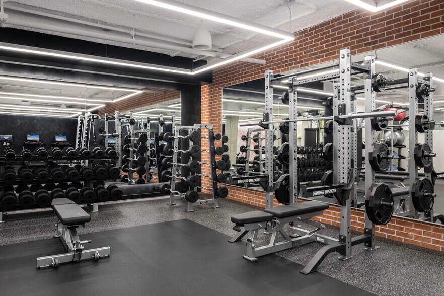 More Photos Of 1400 16th St NW, Washington Office For Lease